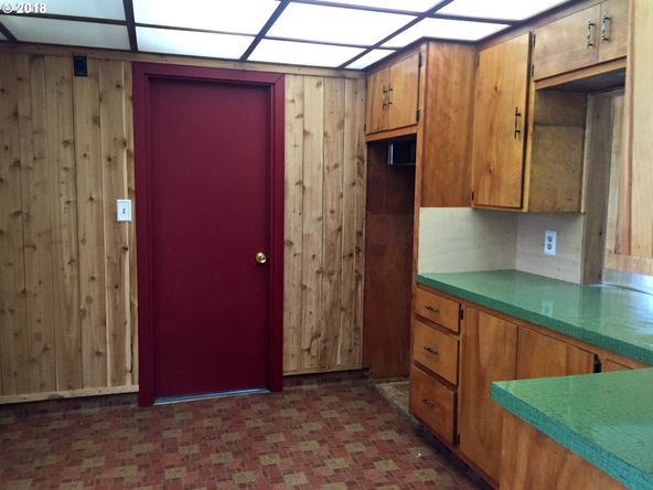 310 SE Pine St, Roseburg, OR 97470